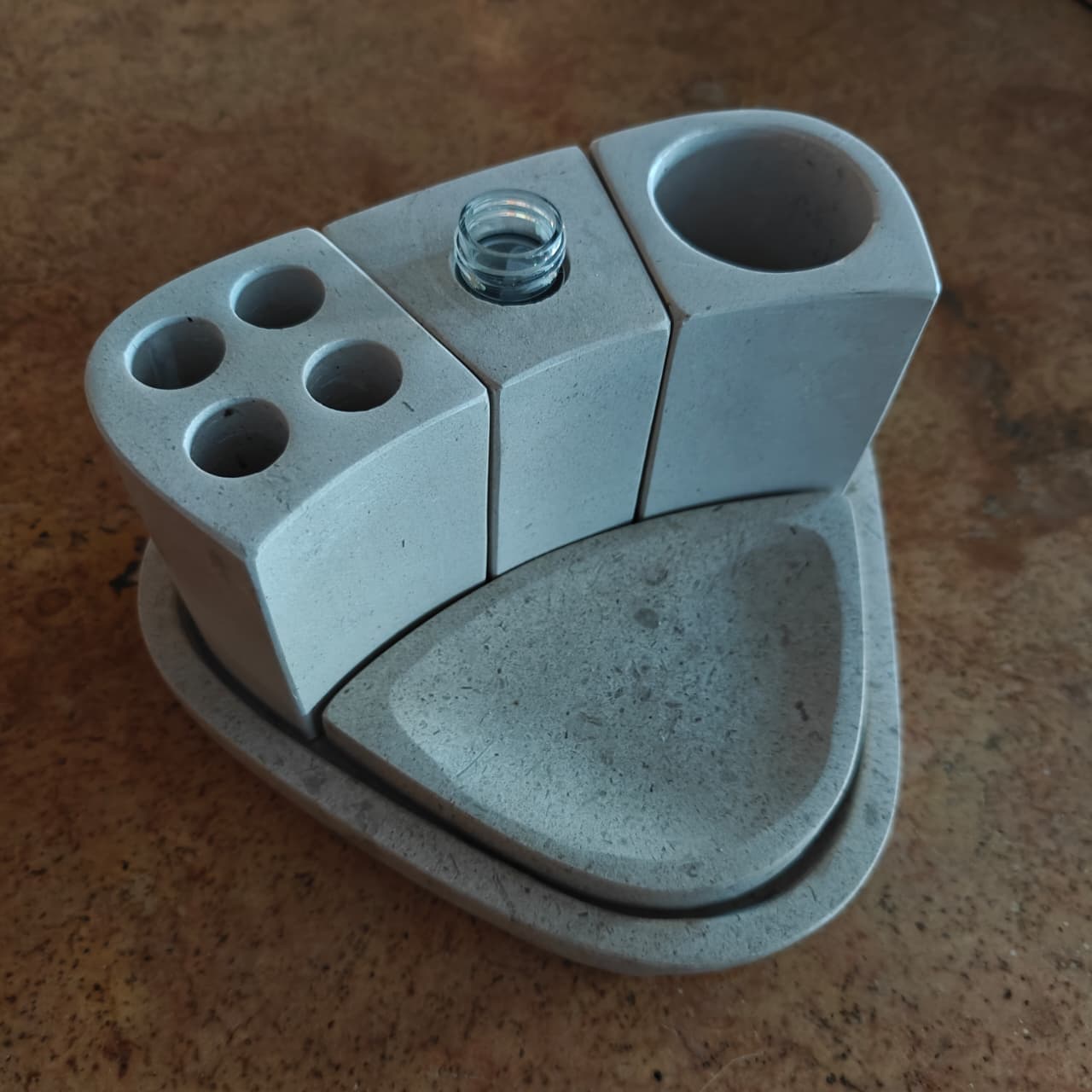 Juego de baño triangular